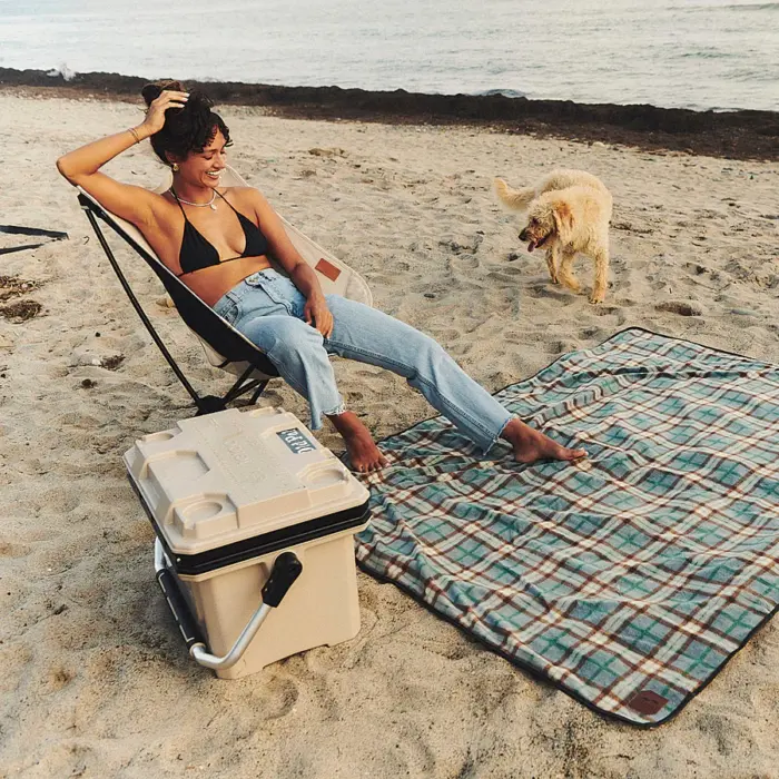 EverTrek Outdoor Blanket - Image 3