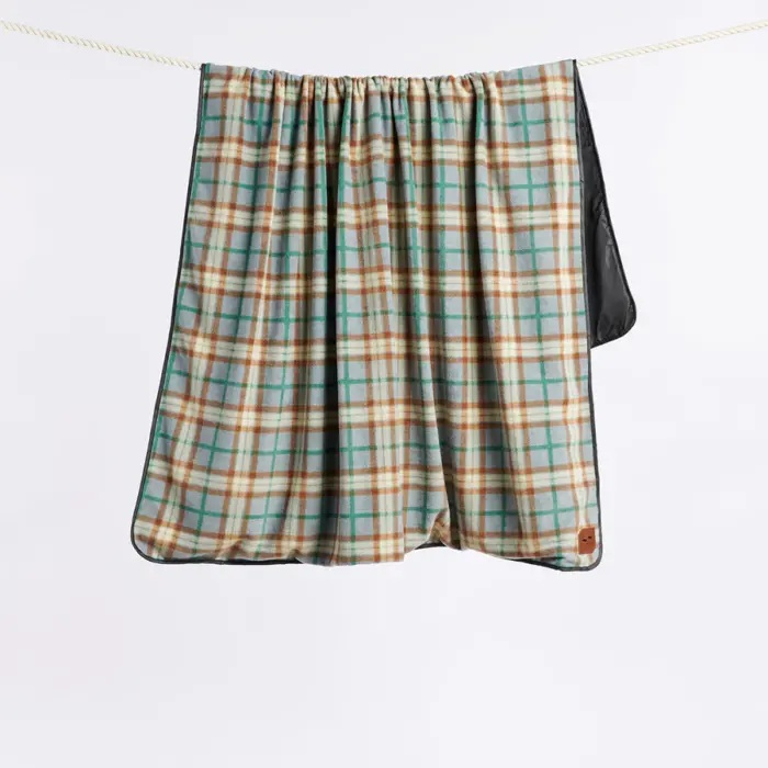 EverTrek Outdoor Blanket - Image 6